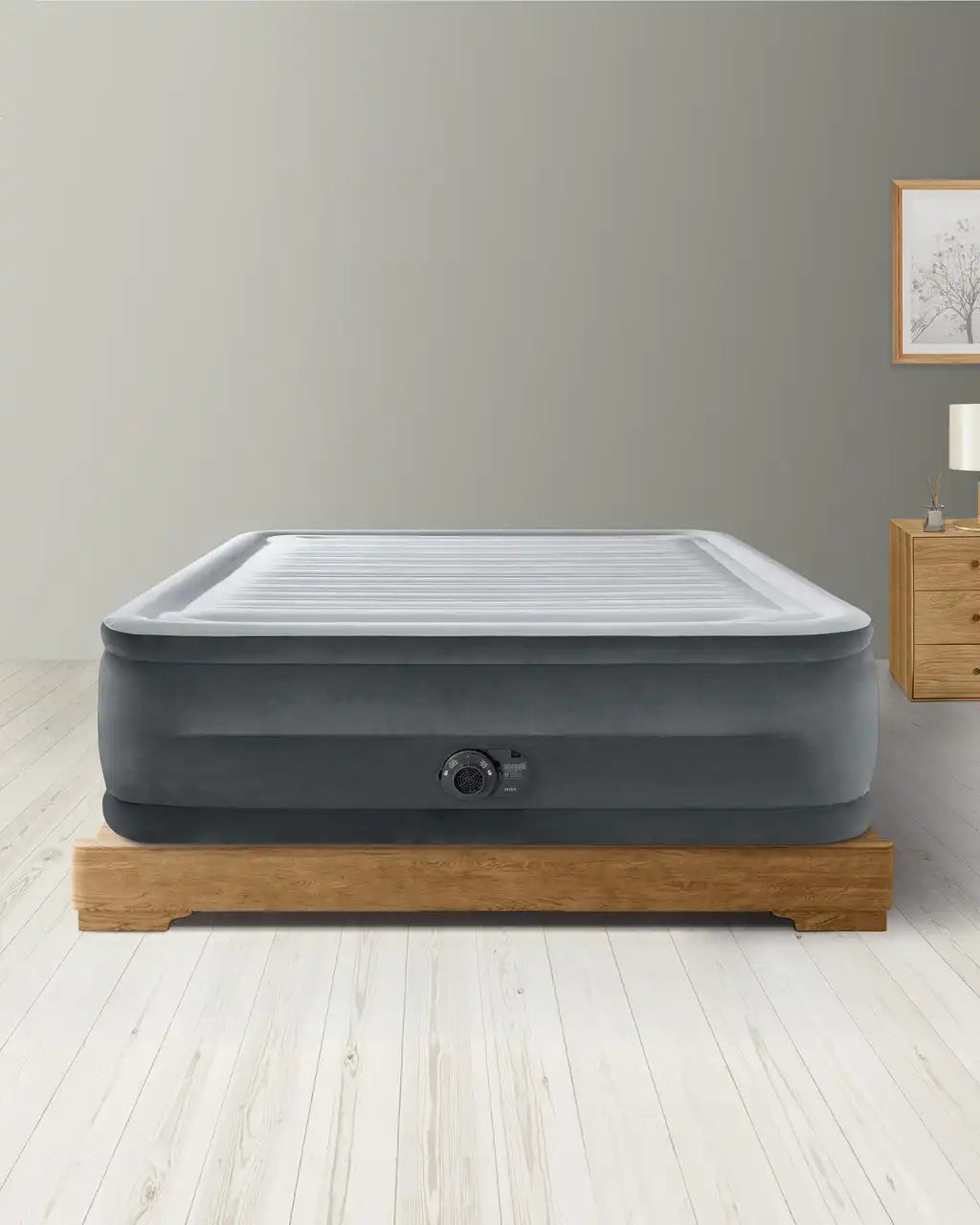 Dura-Beam® Deluxe Comfort-Plush Air Mattress 22" Queen with Built-In Electric Pump